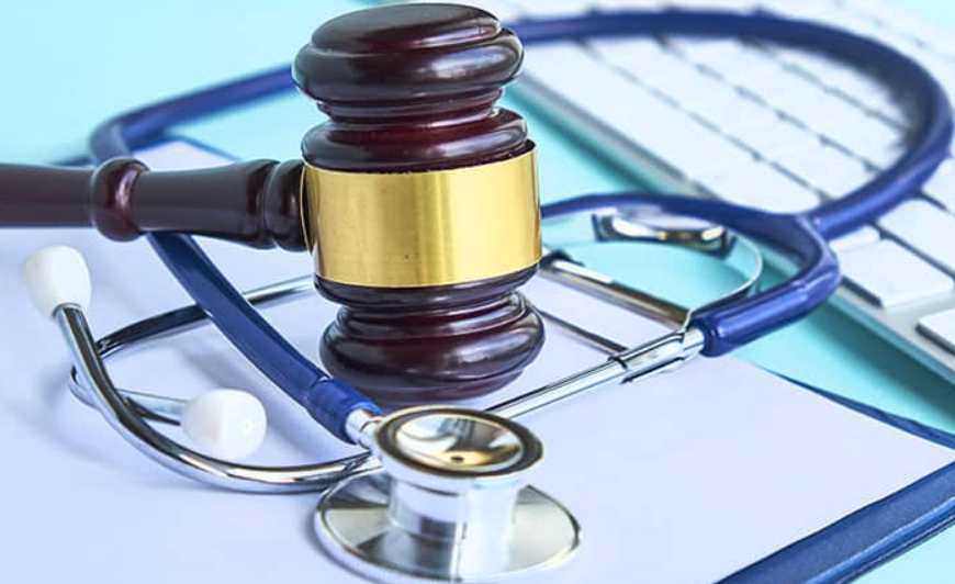 How a Medical Malpractice Lawyer Can Help