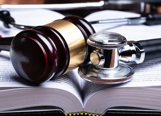 How to Choose the Right Medical Malpractice Lawyer and Win Your Case